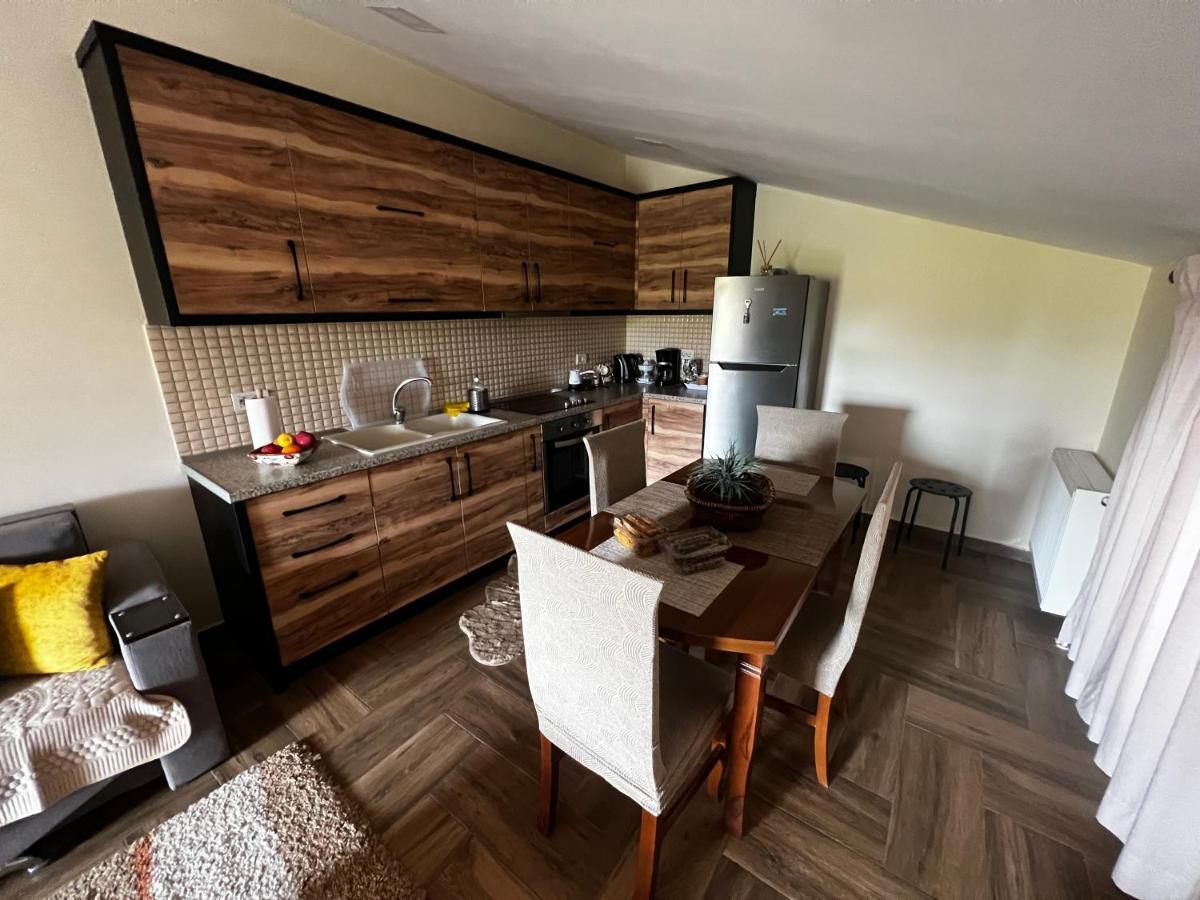 Ferienwohnung Retreat In The Centre Of Korce Exterior foto