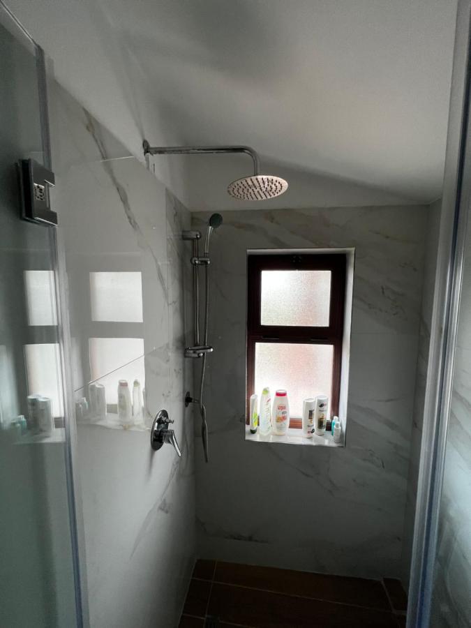 Ferienwohnung Retreat In The Centre Of Korce Exterior foto