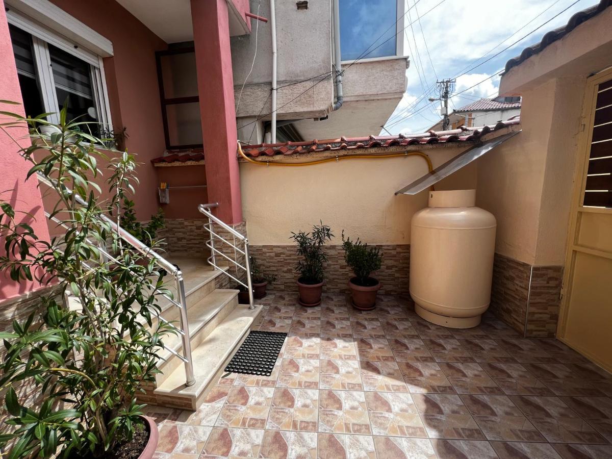 Ferienwohnung Retreat In The Centre Of Korce Exterior foto