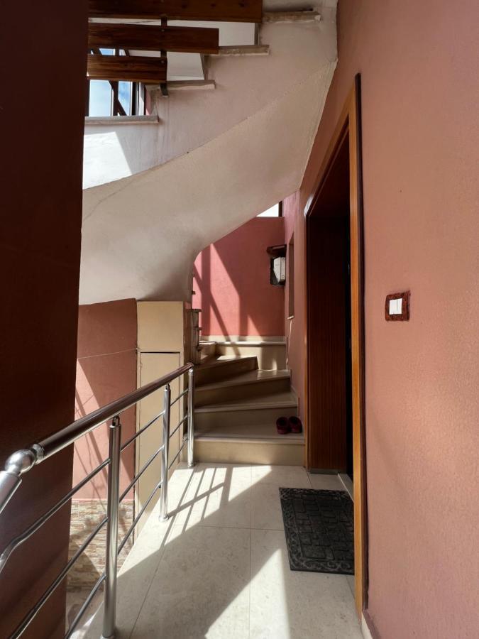 Ferienwohnung Retreat In The Centre Of Korce Exterior foto