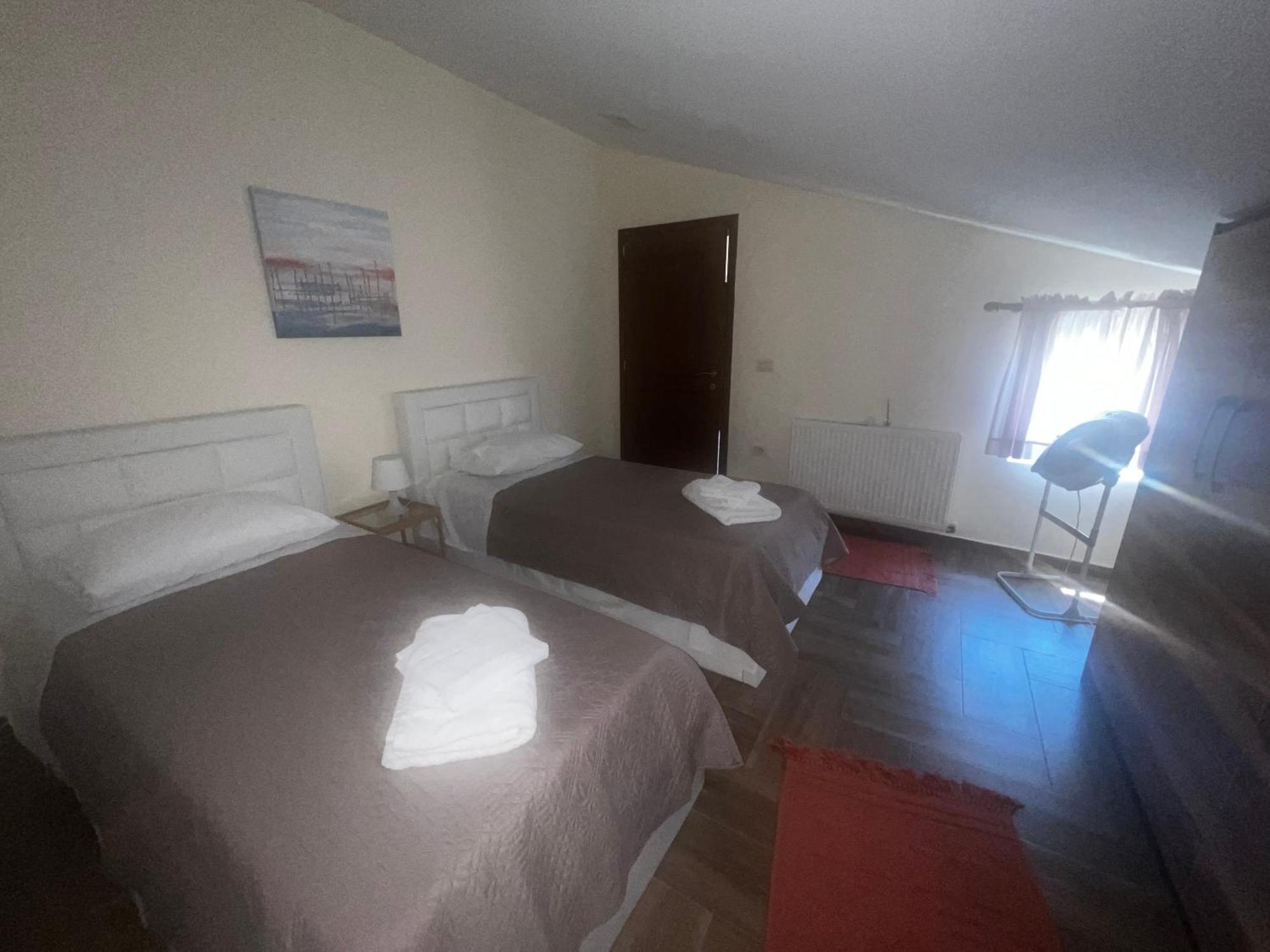 Ferienwohnung Retreat In The Centre Of Korce Exterior foto
